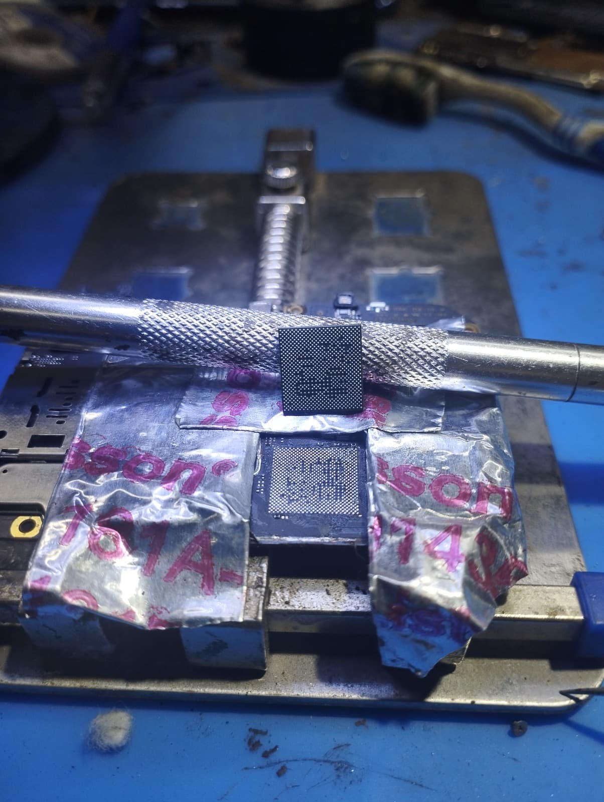 BGA chip reballing